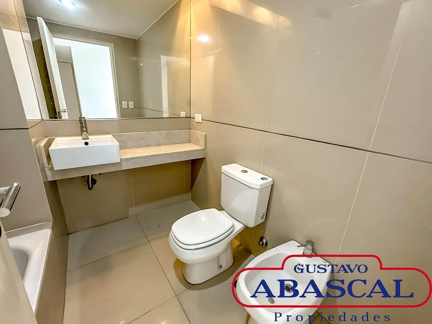 Monoambiente en alquiler con Terraza y Parrilla PROPIAS! Piso alto! Edificio con amenities 2
