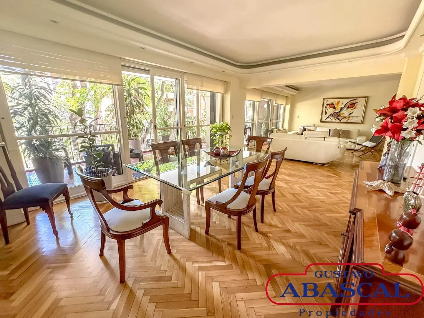 Espectacular semipiso 4 ambientes en Torre Doubourgh con cochera en venta! V. del Pino 1700 3