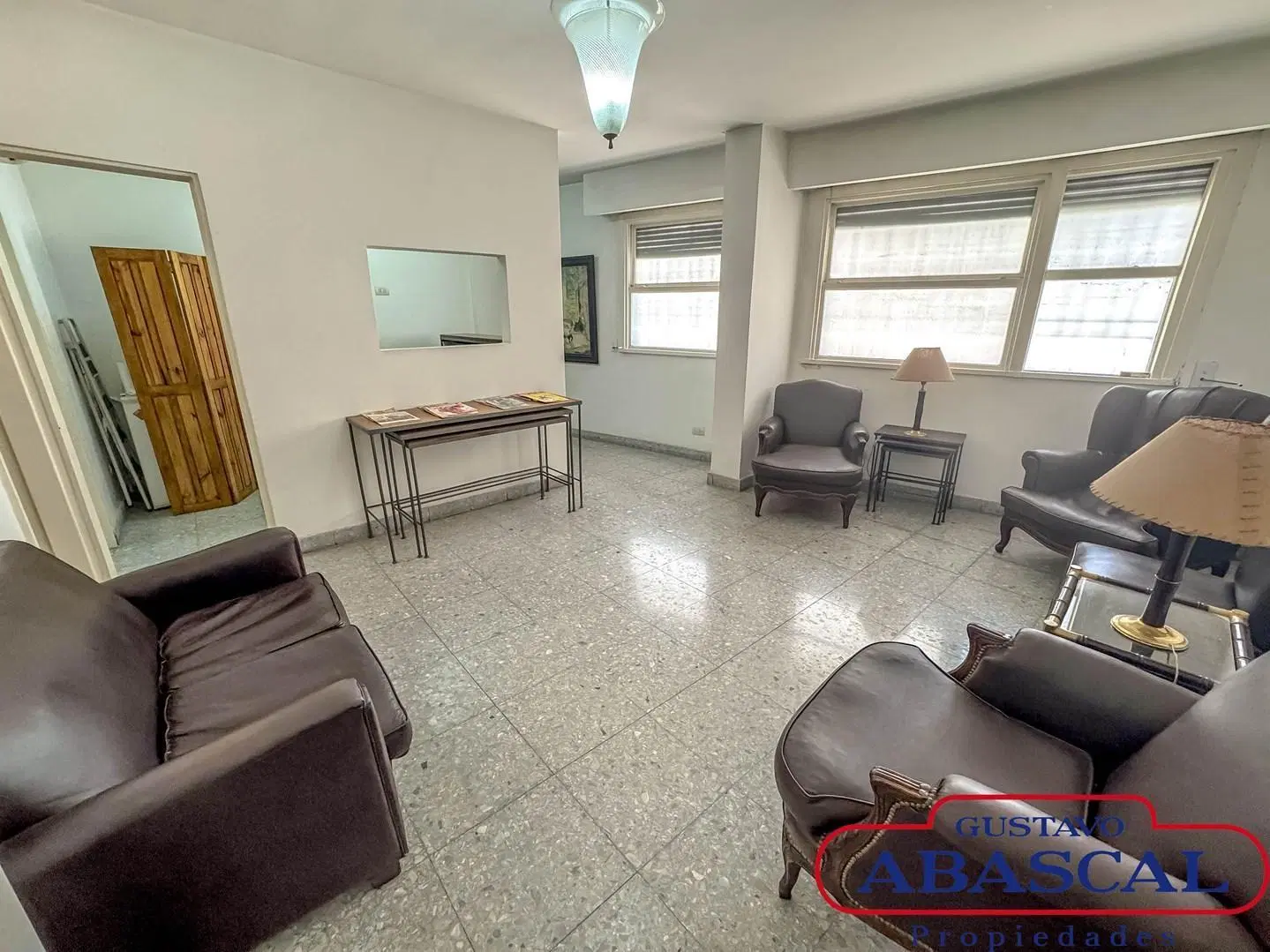 Consultorio 3 ambientes y 2 baños con Recepcion en Venta! A metros del Alto Palermo! 3