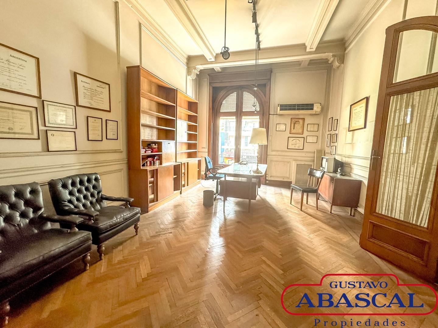 Espectatular Departamento en Venta en Recoleta! Piso entero de 4 dormitorios con terraza propia