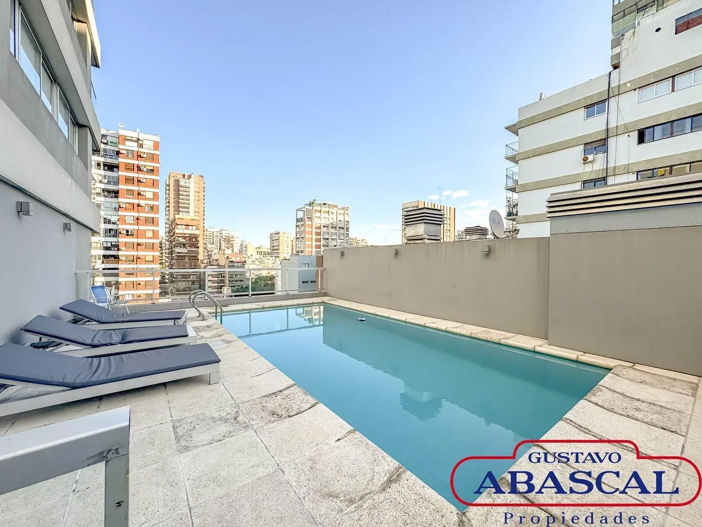 Monoambiente en alquiler con Terraza y Parrilla PROPIAS! Piso alto! Edificio con amenities 4