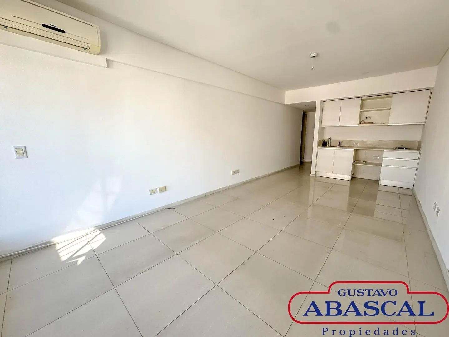 Monoambiente en alquiler con Terraza y Parrilla PROPIAS! Piso alto! Edificio con amenities 5