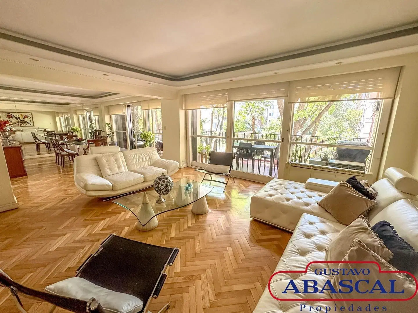 Espectacular semipiso 4 ambientes en Torre Doubourgh con cochera en venta! V. del Pino 1700 1