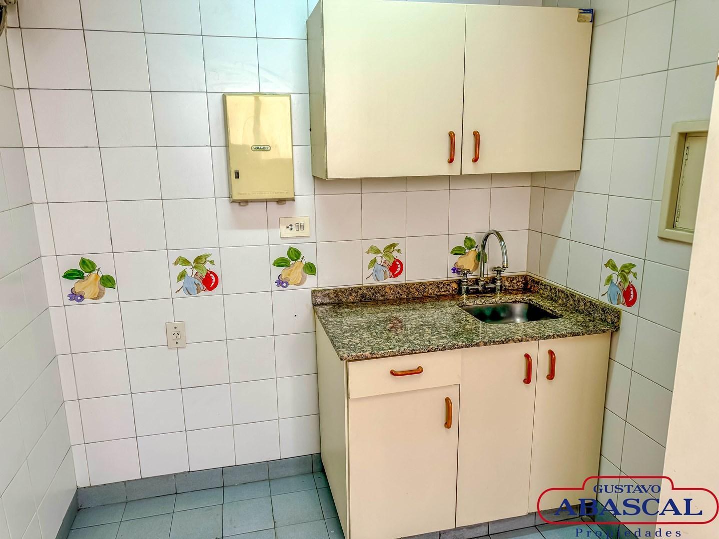 Foto de OPORTUNIDAD! Oficina reciclada en venta en el centro! Apta vivienda y, imagen 5
