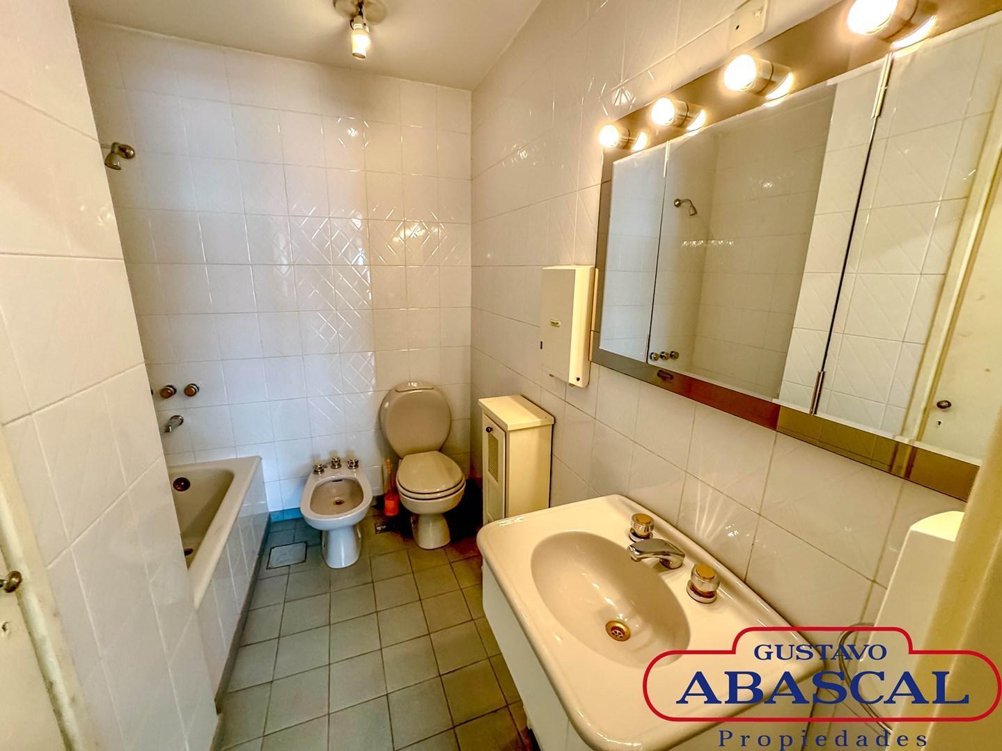 Foto de OPORTUNIDAD Departamento Reciclado Apto Profesional y Alquiler, imagen 1