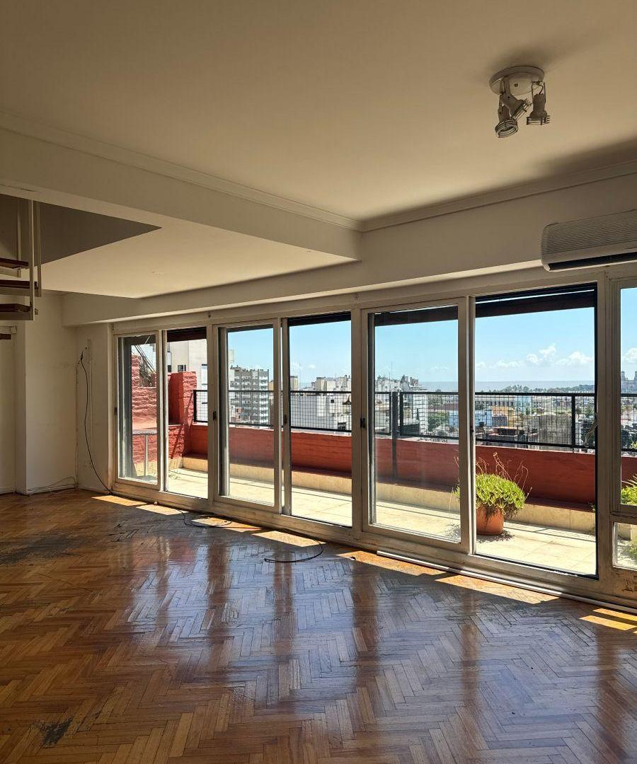 Venta Duplex 2 Dormitorios. Balcones. ALTO Vista al Rio. Las Heras 2000. Recoleta