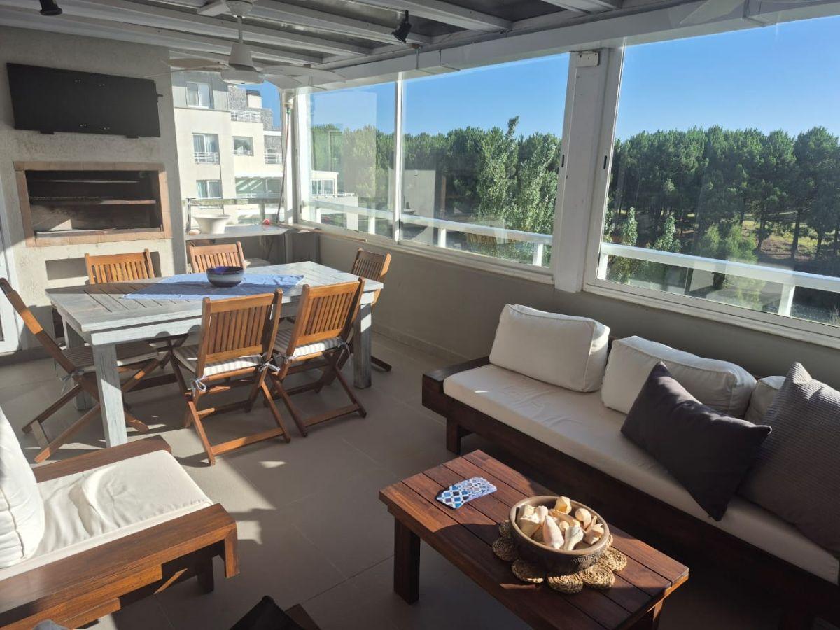 Venta 2 Dormitorios y Cochera Golf Costa Esmeralda