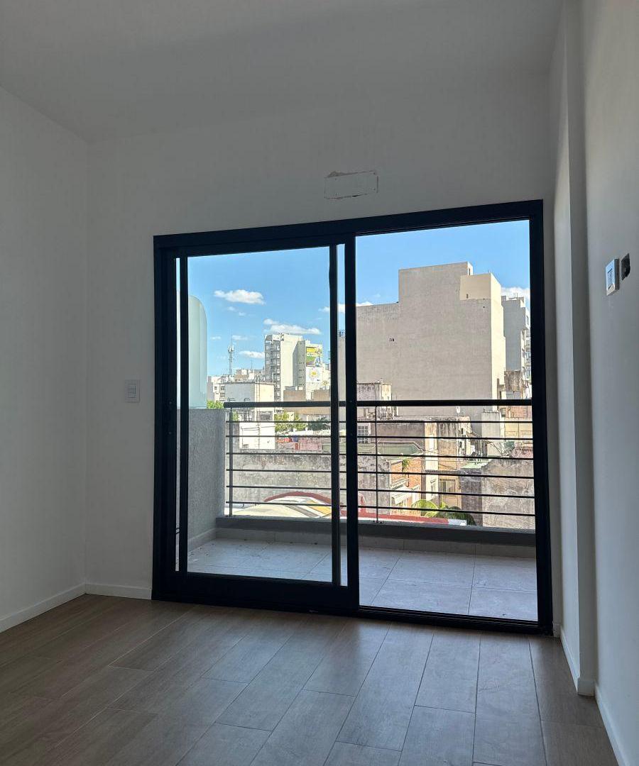 Venta 2 ambientes a Estrenar. Roseti 700. Chacarita.