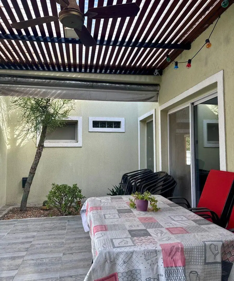 Venta Hermosa Casa 3 dormitorios Barrio Santa Guadalupe Pilar del Este. 4