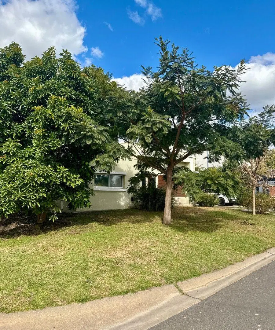 Venta Hermosa Casa 3 dormitorios Barrio Santa Guadalupe Pilar del Este. 3