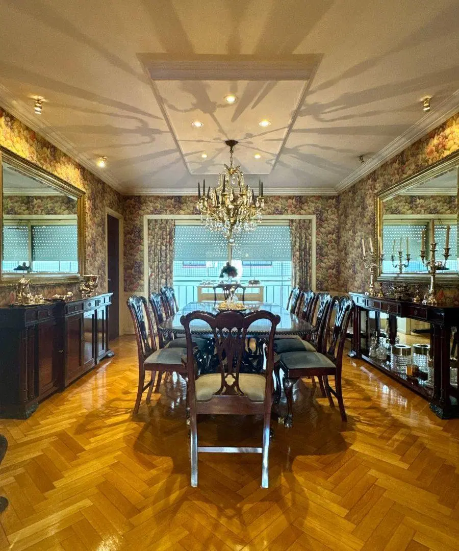 Venta Semipiso 4 dormitorios y 2 Cocheras. Avenida Alvear 1500. Recoleta 1