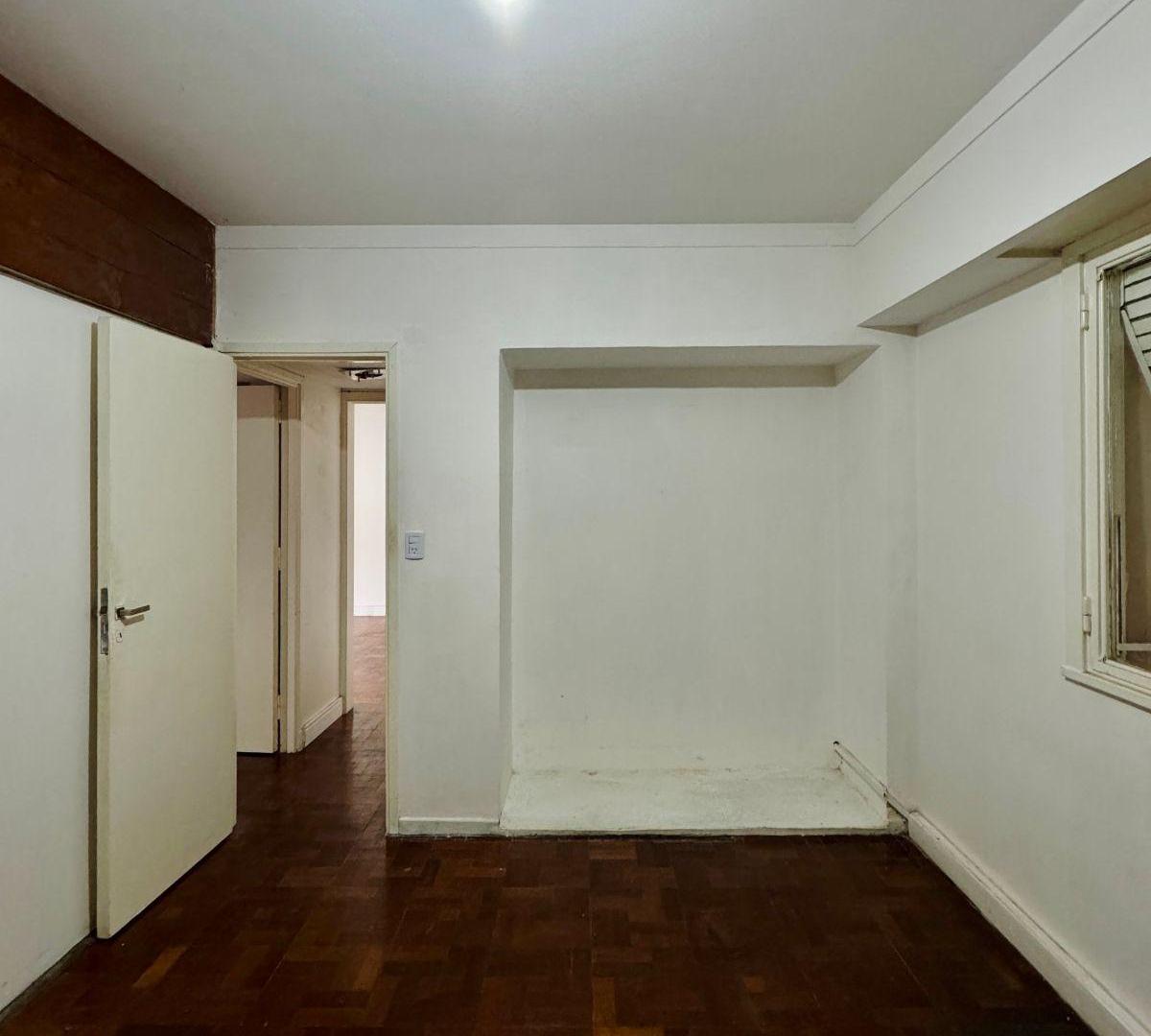Foto de Venta departamento 2 dormitorios Apto Prof. Hipólito Yrigoyen 600, imagen 3
