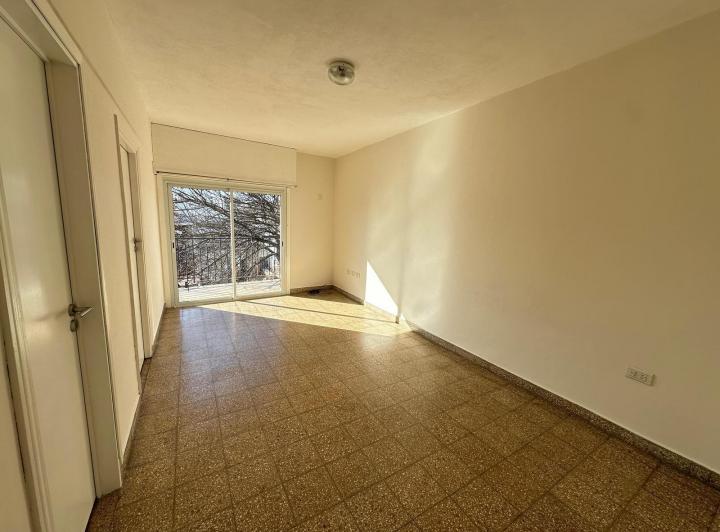 Departamento de 1 ambiente con balcón en Alquiler en Almagro 3