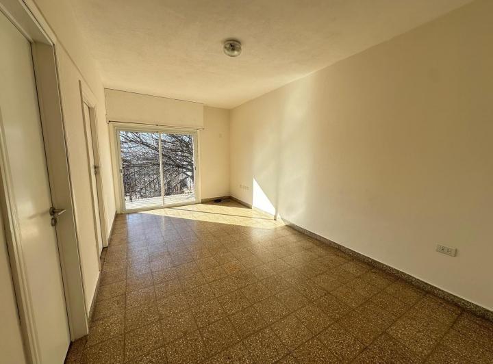 Departamento de 1 ambiente con balcón en Alquiler en Almagro 5