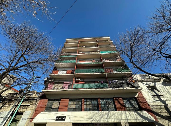 Departamento de 1 ambiente con balcón en Alquiler en Almagro 2