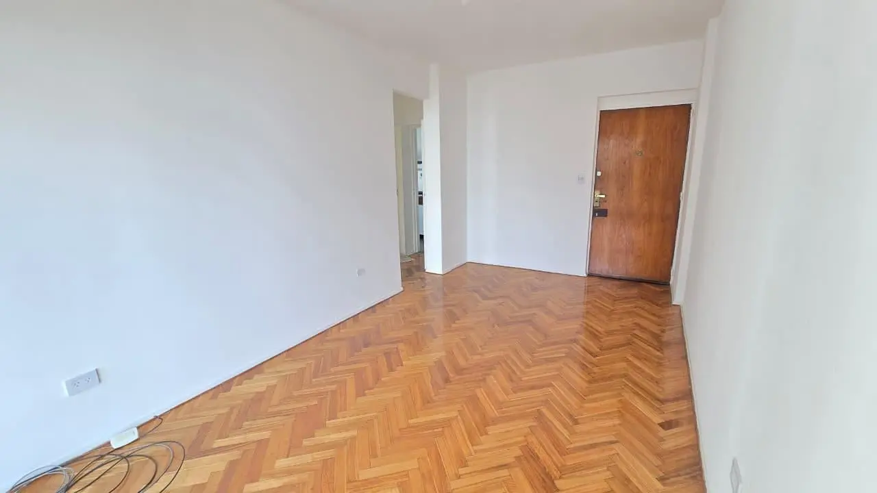 Departamento de 2 ambientes con Balcón en Alquiler en Flores 2