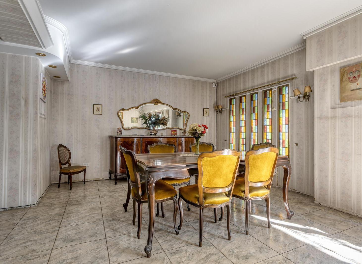 Departamento - Piso de 4 ambientes en venta en Flores - Cochera - Balcón -