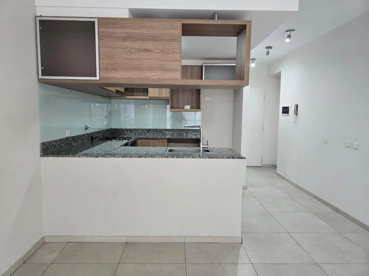 Departamento de 2 ambientes -Balcón al frente en Alquiler - Monserrat 5