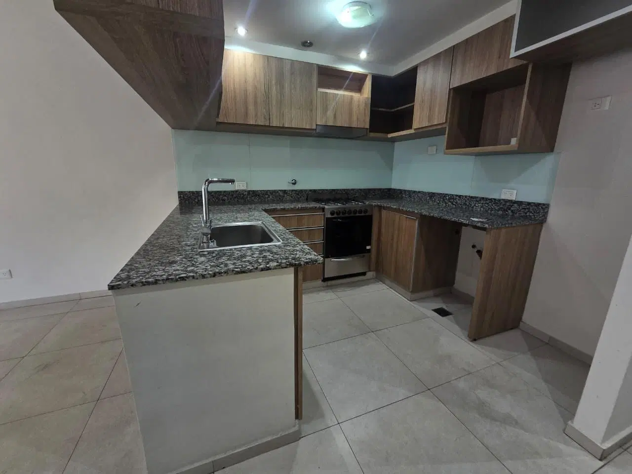 Departamento de 2 ambientes -Balcón al frente en Alquiler - Monserrat 2