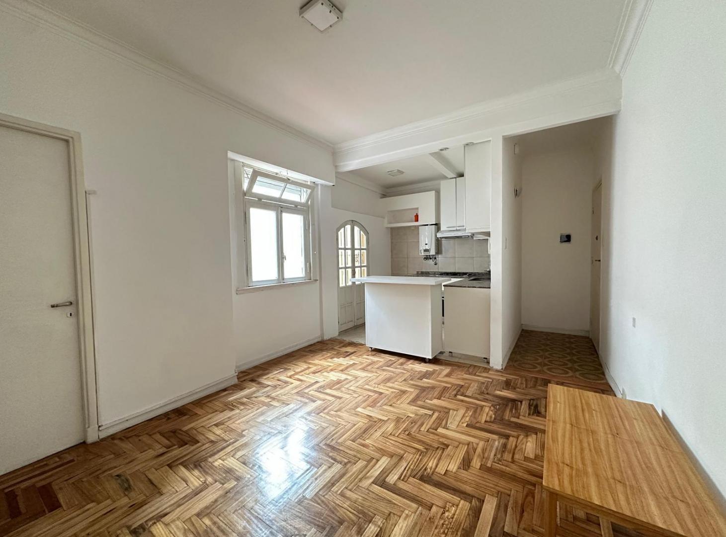 Foto de Departamento PH 2 Ambientes con patio sin expensas en Alquiler en, imagen 1