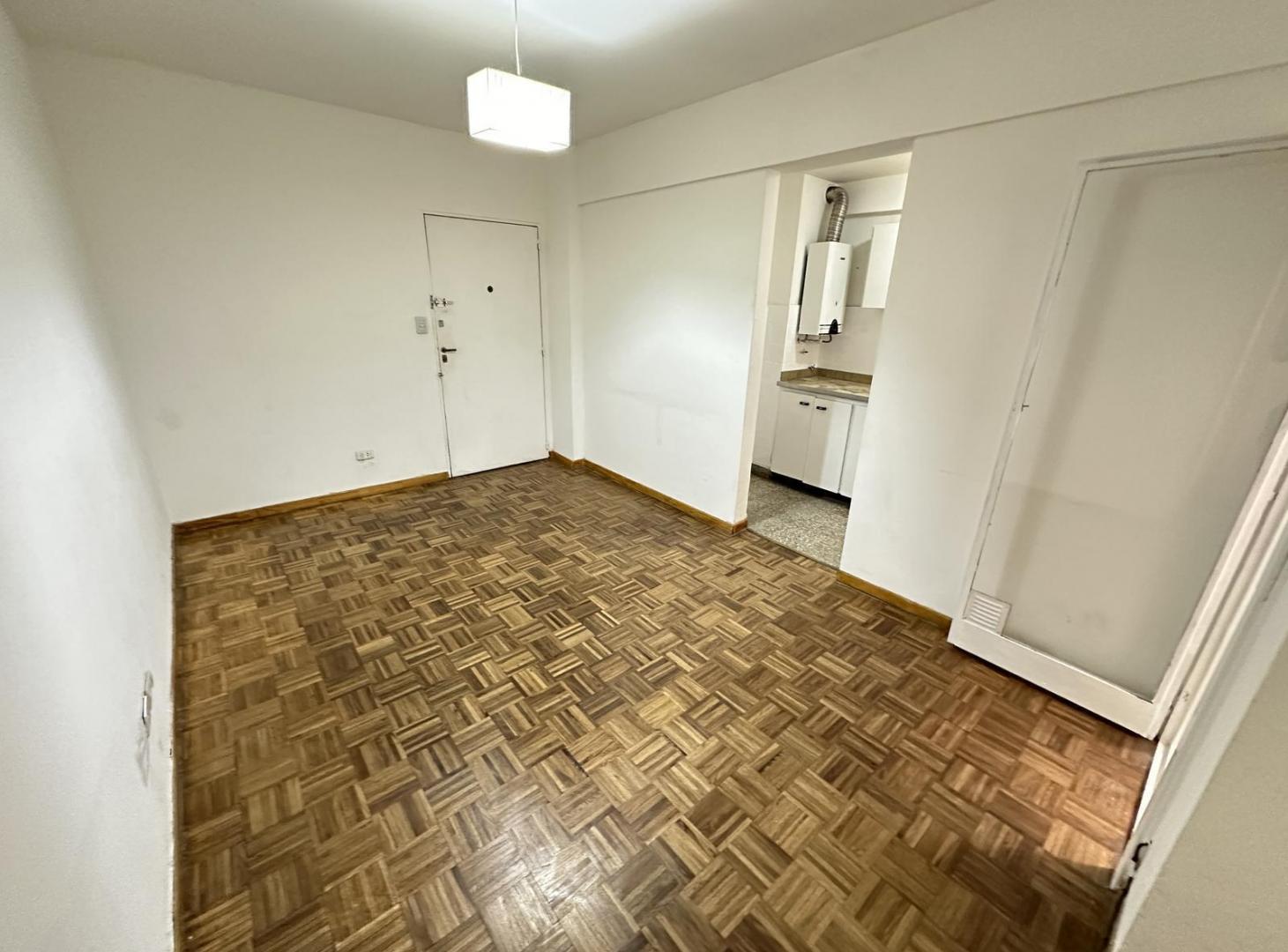 Foto de Yatay al 0 Departamento de 2 ambientes con balcón interno en Alquiler, imagen 4
