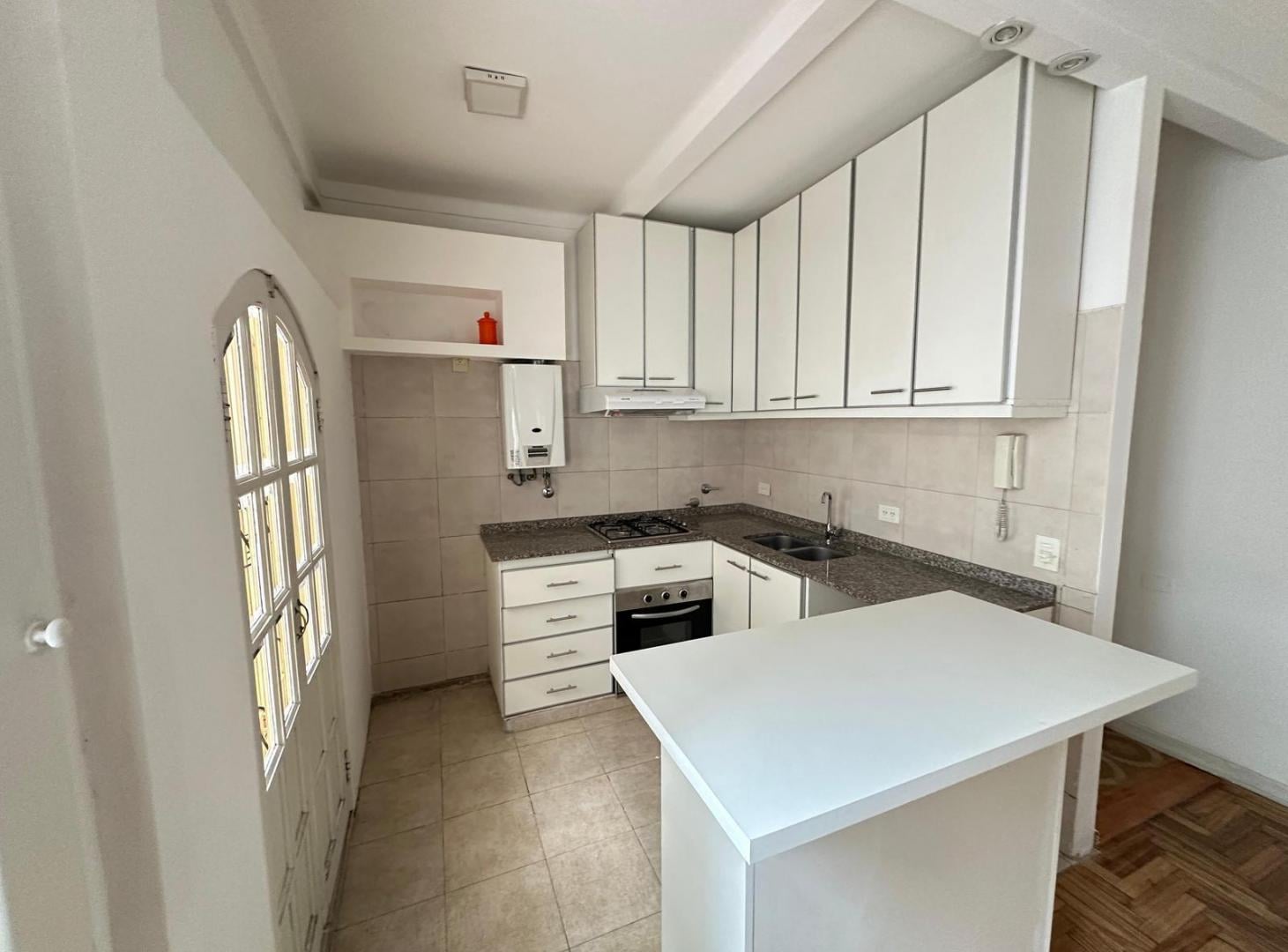 Foto de Departamento PH 2 Ambientes con dos patios sin expensas en Alquiler en, imagen 3