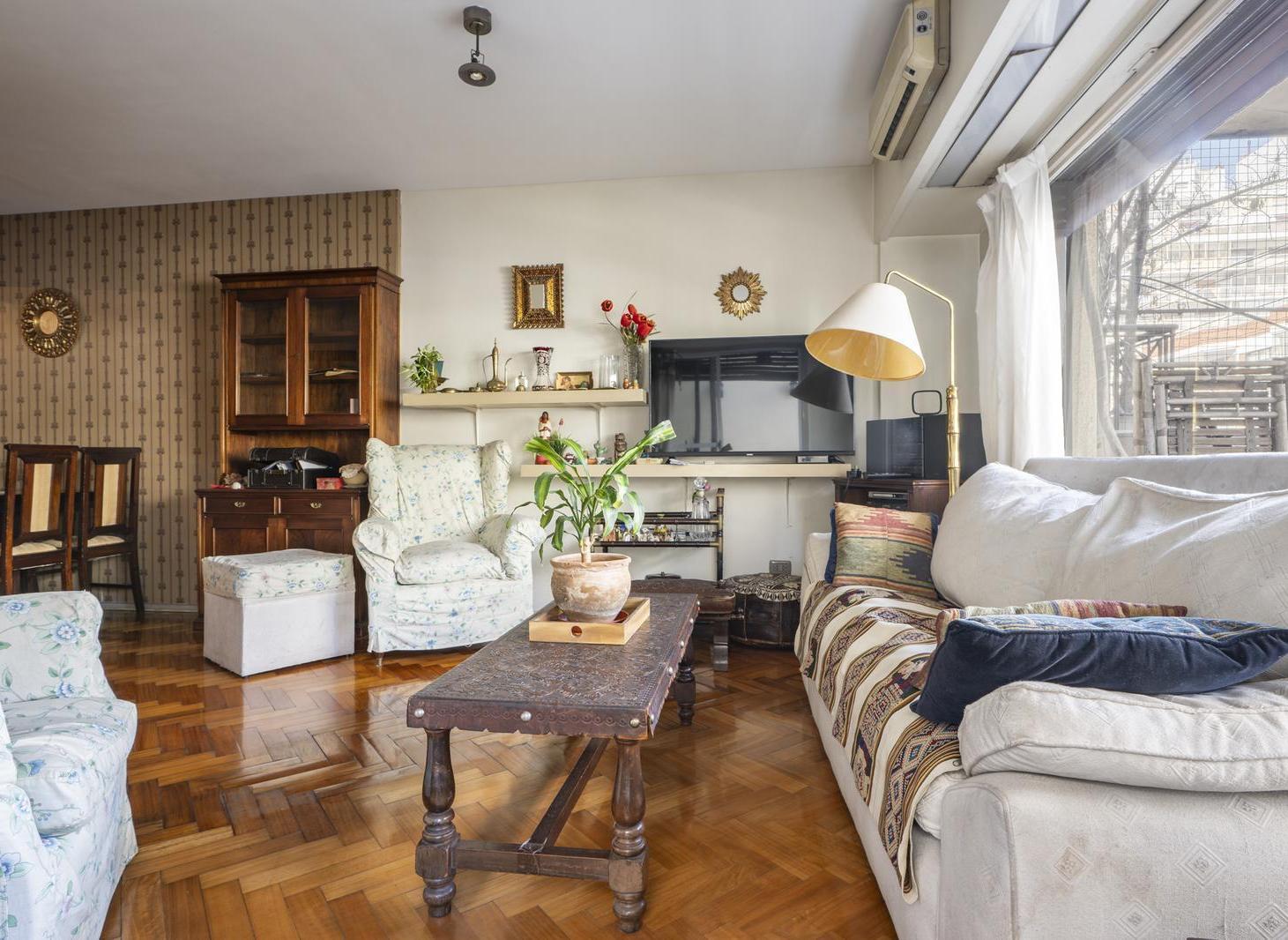 Foto de Departamento de 4 ambientes con escritorio y dependencias - Venta, imagen 1