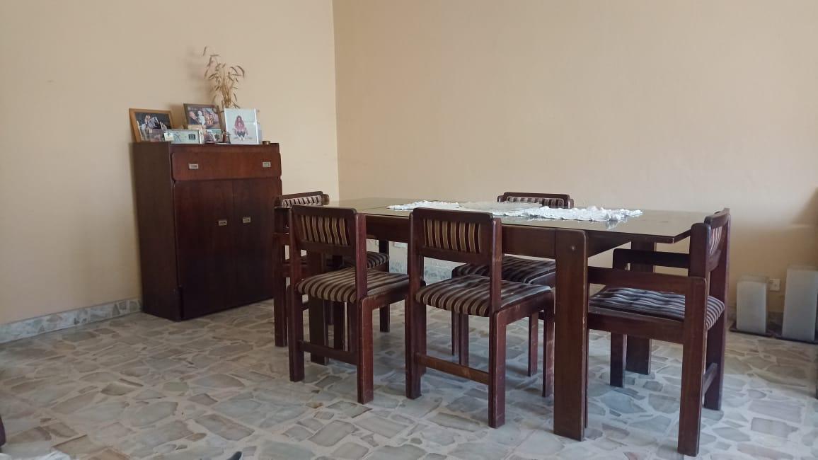 Casa de 3 ambiente con cochera, jardin y Quincho. A 3 cuadras de la estación José L. Suarez