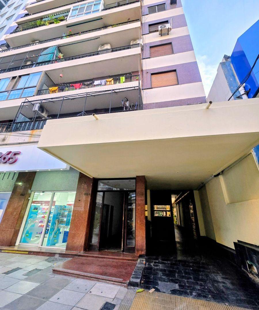 En Alquiler Departamento 2 Ambientes con Balcón | Piso Alto | Excelente Ubicación sobre Av. Maipú