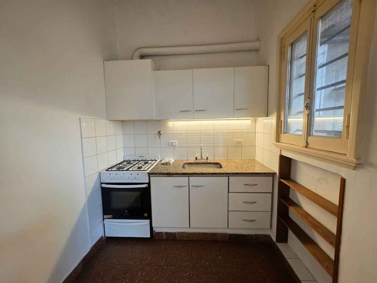 Foto de En Alquiler PH 2 Ambientes con Patio | A metros de Av. Maipú, imagen 5
