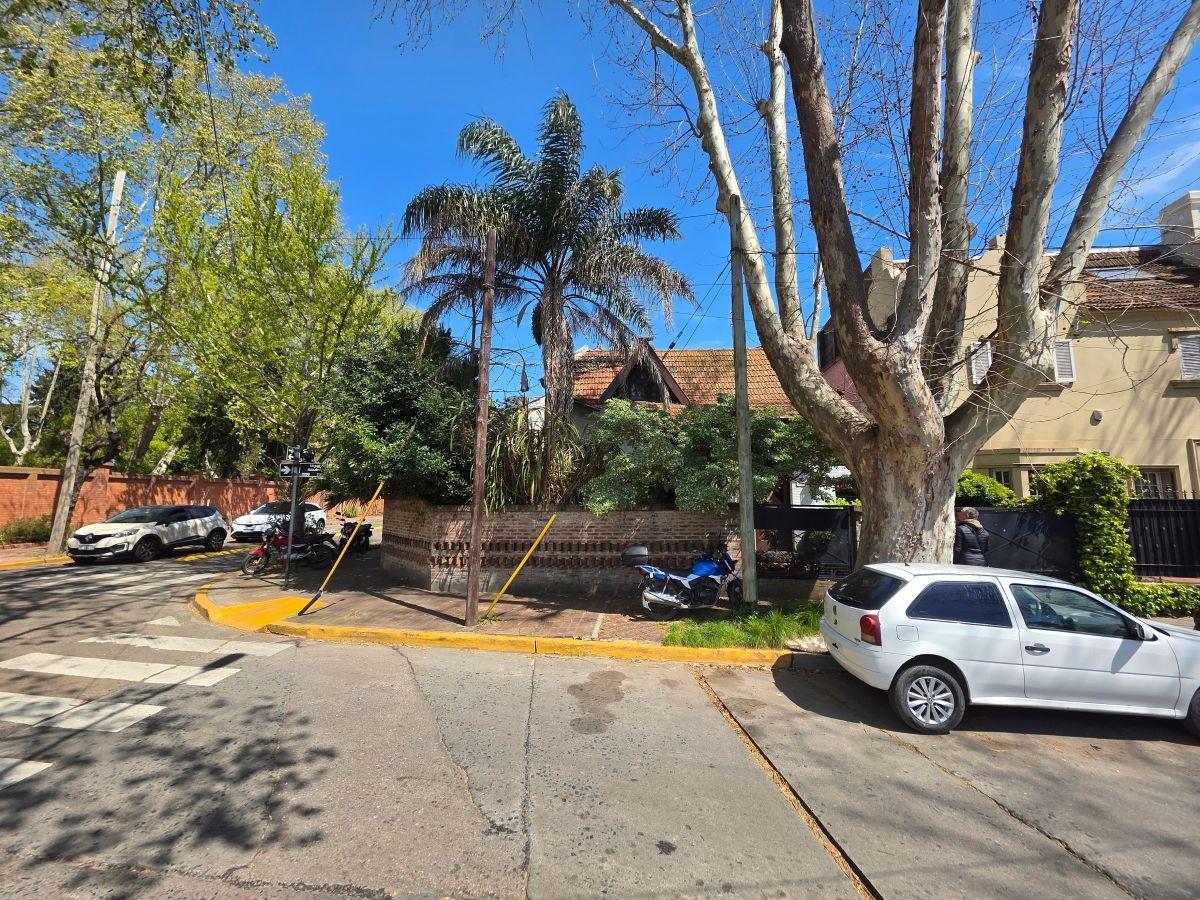 Foto de Casa de Diseño Frente a Quinta Presidencial | Lote Propio | Garage 2, imagen 1