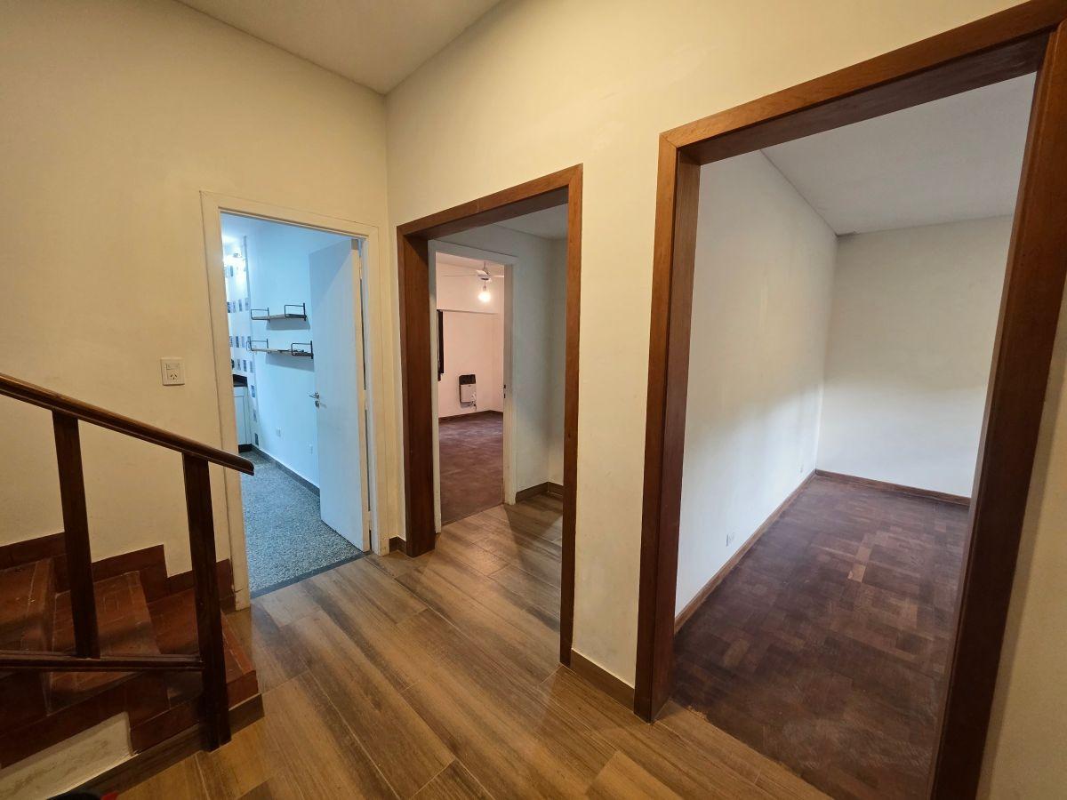 Foto de Casa de 4 Ambientes en Alquiler | Cochera, Patio y Balcones Terraza |, imagen 5