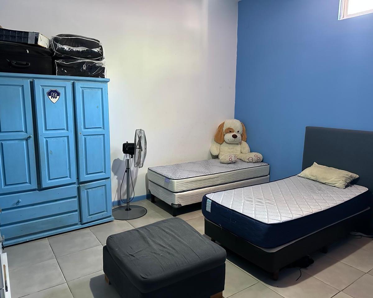 Venta de Casa de 5 Dorm. 4