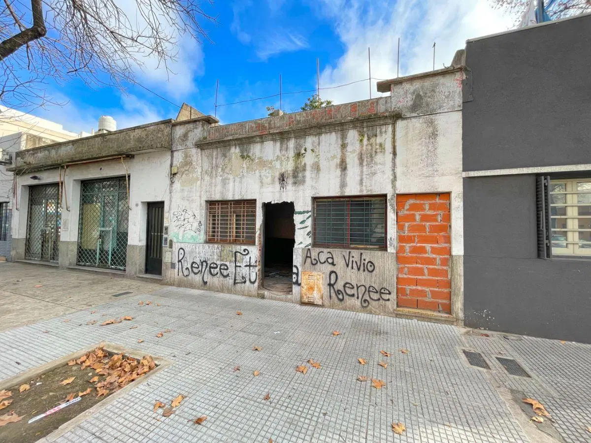 VENTA DE CASA A REFACCIONAR CON PROYECTO APROBADO EN VILLA URQUIZA 2