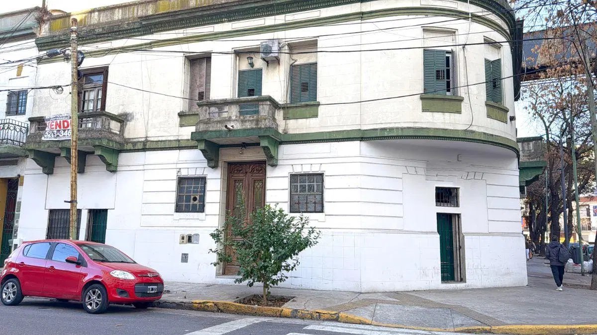 Venta/alquiler Local Comercial en Esquina 230 m² en La Boca 4