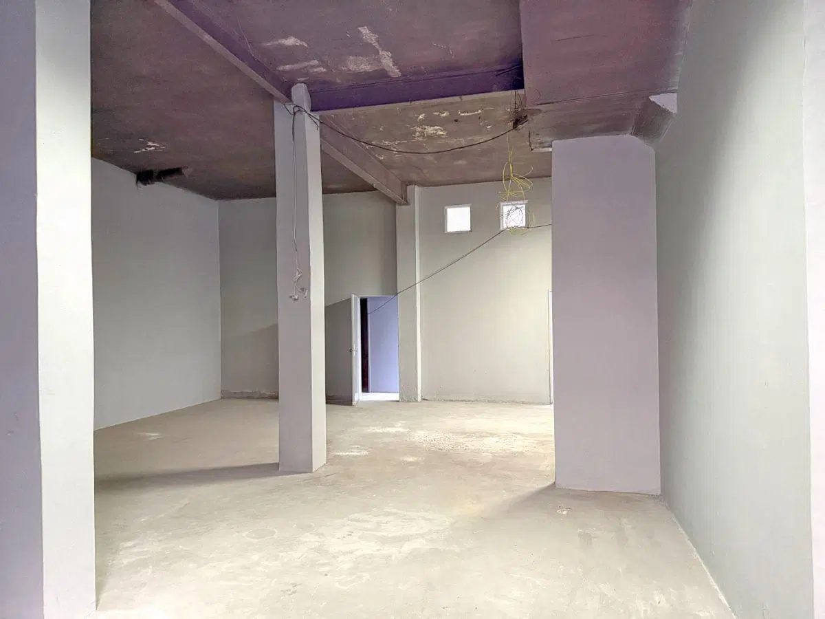 Venta/alquiler Local Comercial en Esquina 230 m² en La Boca 5