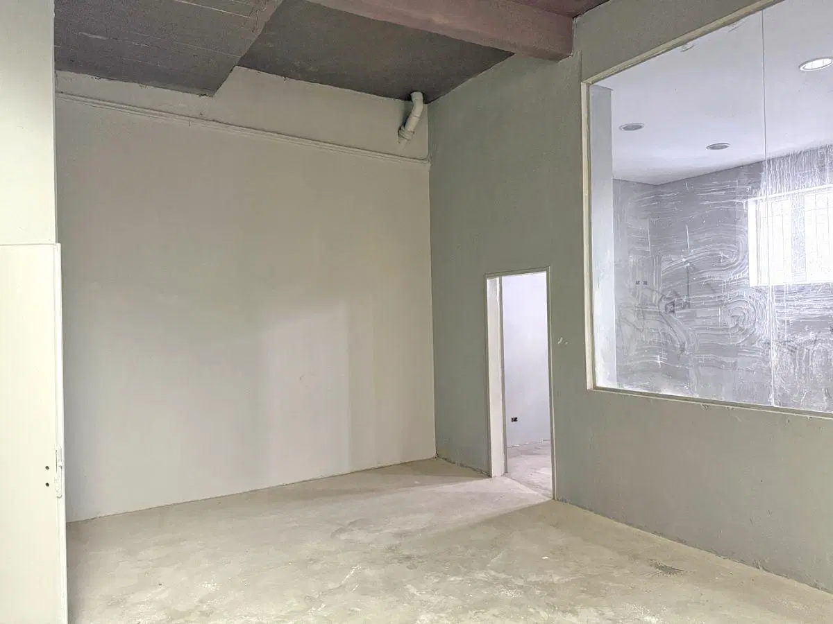 Venta/alquiler Local Comercial en Esquina 230 m² en La Boca 5