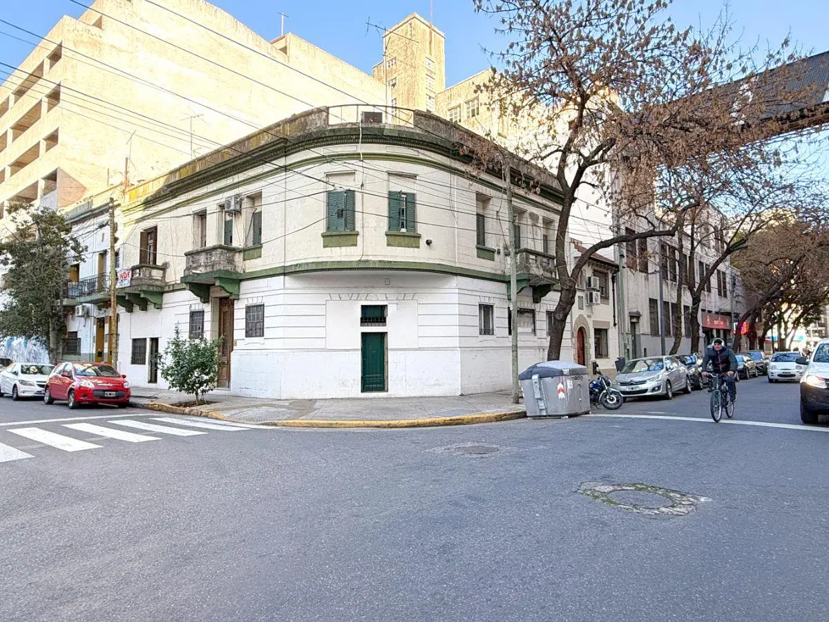 Venta/alquiler Local Comercial en Esquina 230 m² en La Boca 3