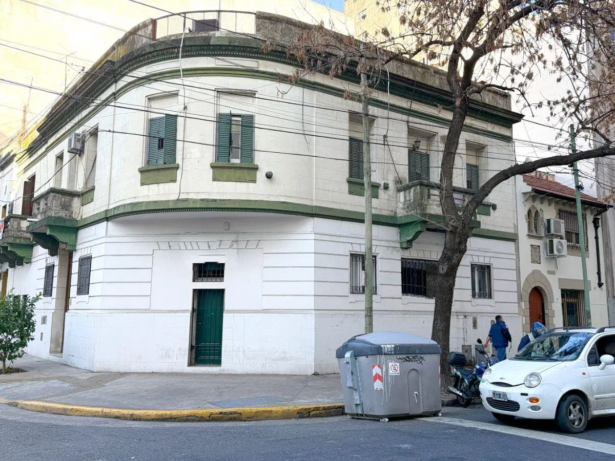Venta/alquiler Local Comercial en Esquina 230 m² en La Boca 2
