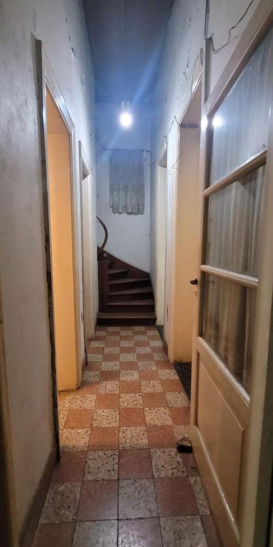 Casa en  Liniers ex municipal 5 ambientes oprtunidad!!!