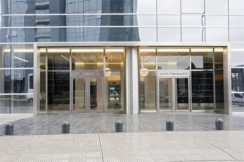 Oficina  WTC 2 cocheras Amoblada- Puerto Madero