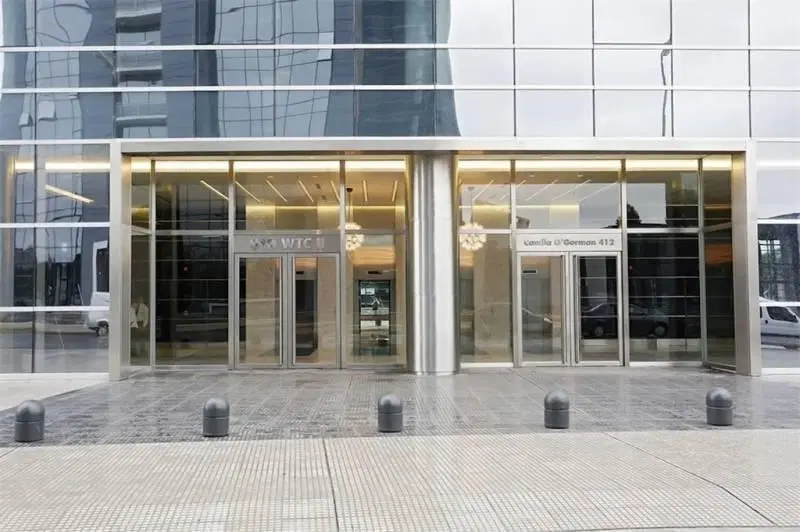 Oficina  WTC 2 cocheras Amoblada- Puerto Madero 4
