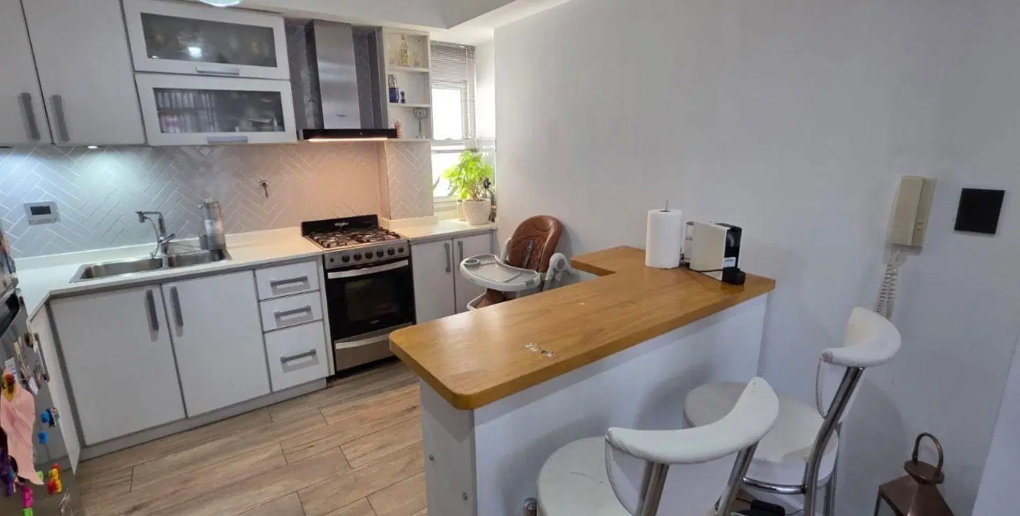 Departamento de 3 ambientes con cochera en Liniers 2