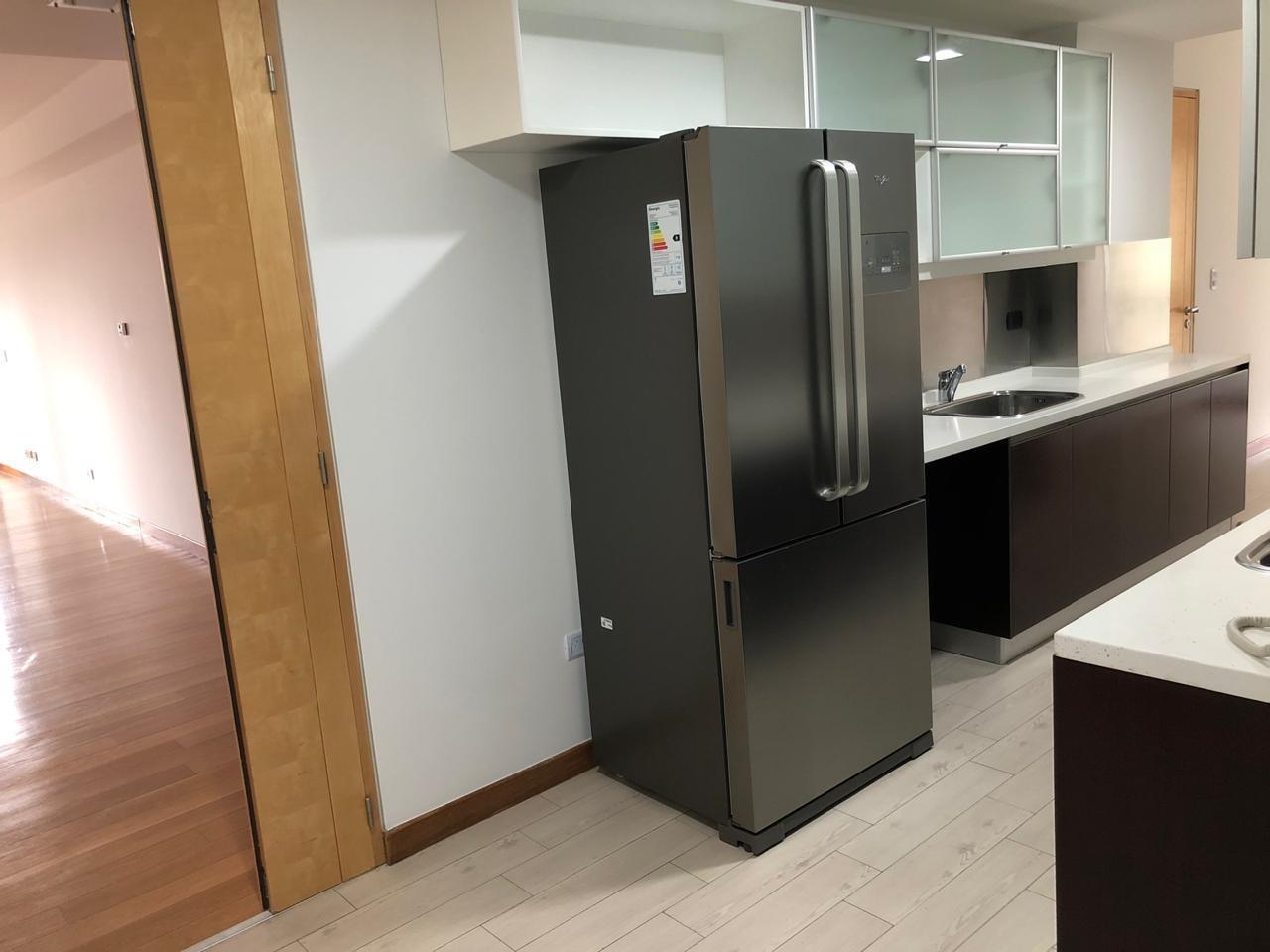 Foto de Excelente departamento de 2 dormitorios con cochera en MADERO CENTER, imagen 2