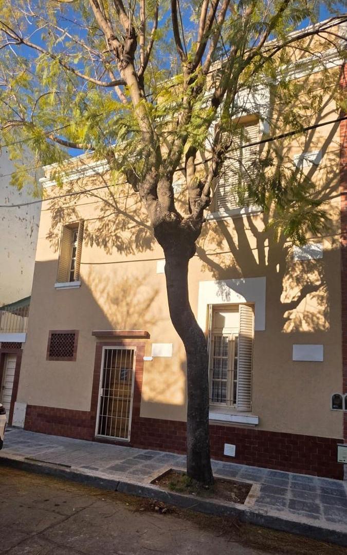 Foto de Casa de 3 habitaciones apto crédito a la venta en Liniers, imagen 2
