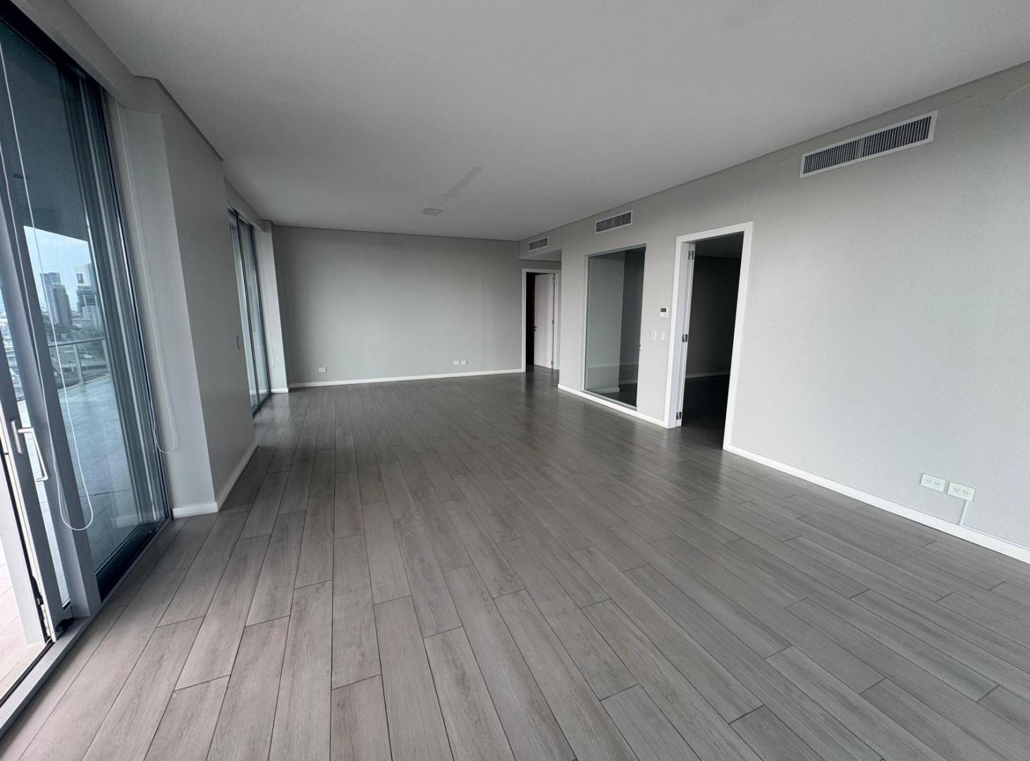 Foto de SLS TORRE II 4 ambientes cochera y baulera piso alto- Puerto Madero, imagen 5