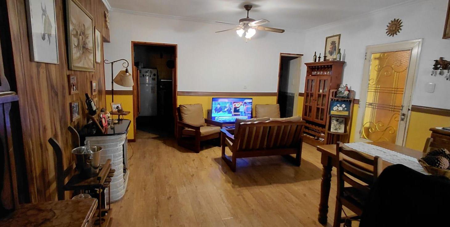 Foto de Excelente casa con jardín en Liniers, imagen 5