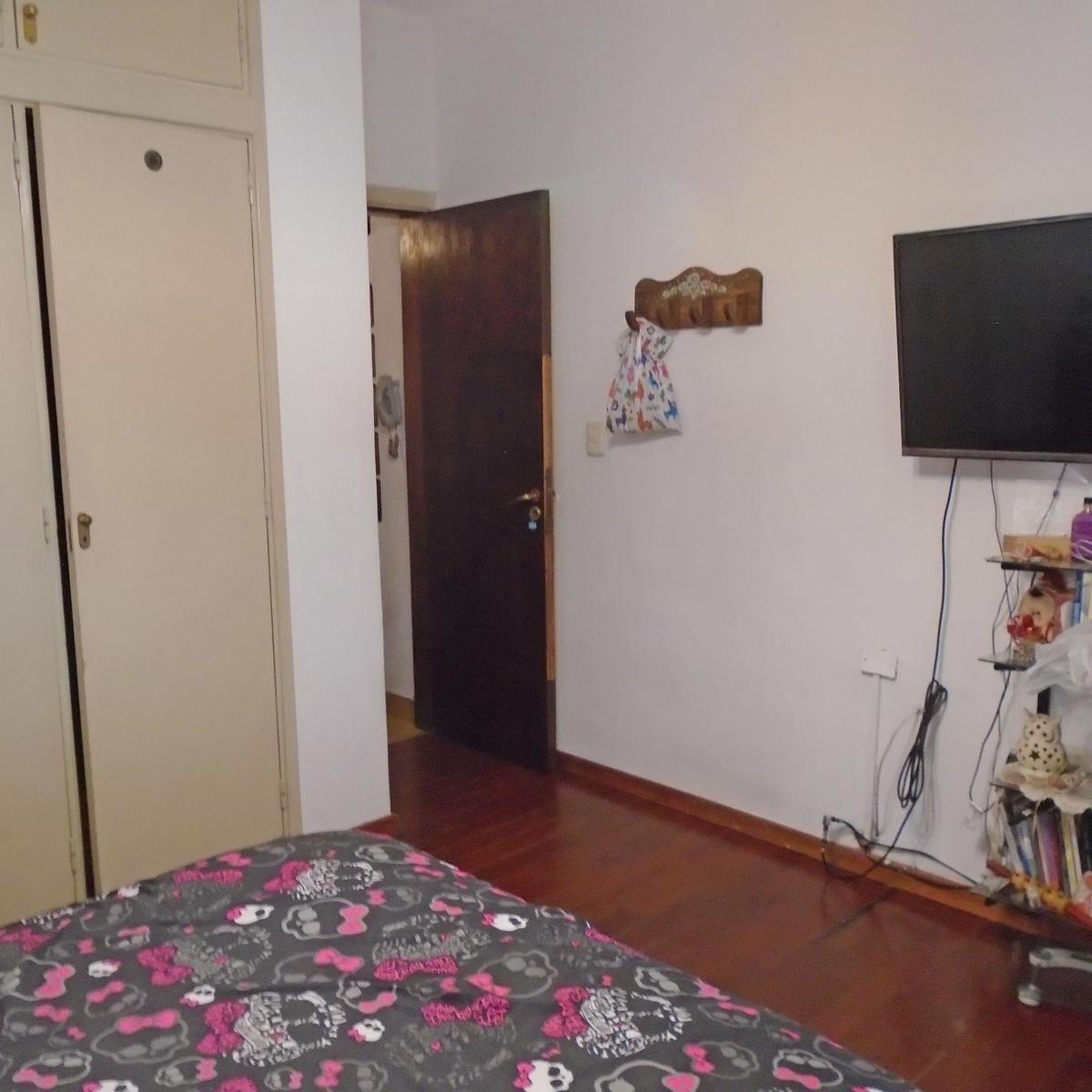 Foto de VENTA CASA 4 AMBIENTES EN CARAPACHAY, imagen 3
