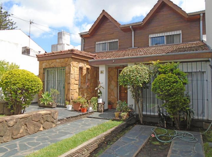 VENTA CASA DE 5 AMBIENTES EN FLORIDA