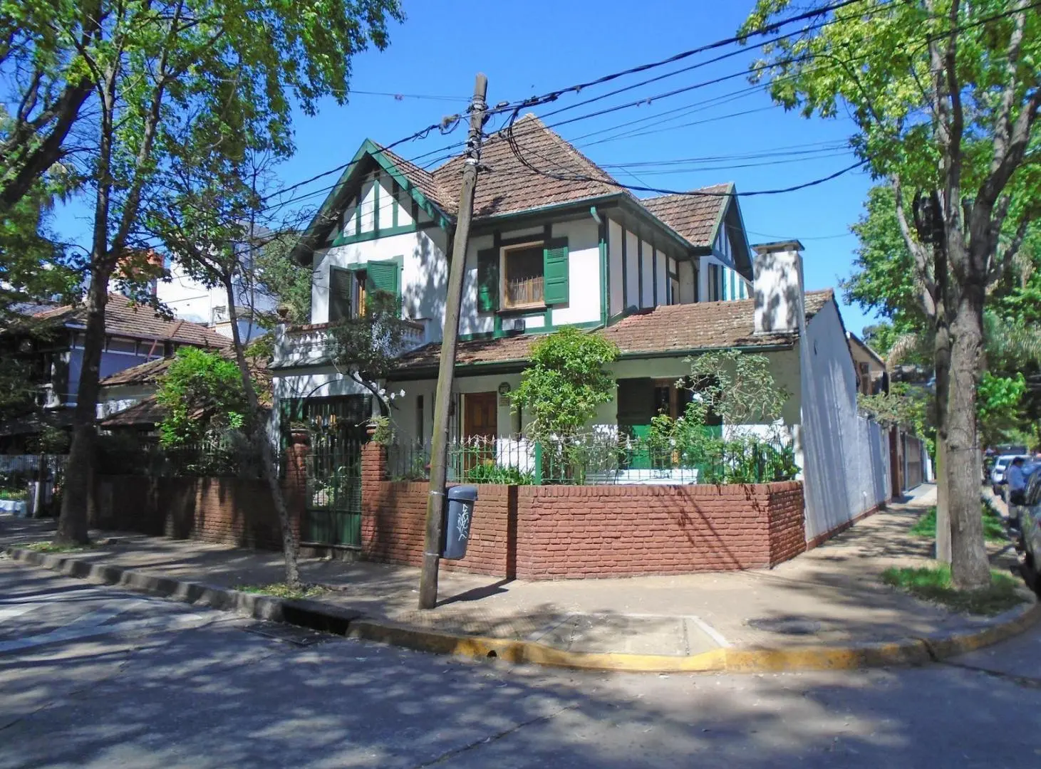 VENTA CASA DE 6 AMBIENTES EN VICENTE LÓPEZ 2
